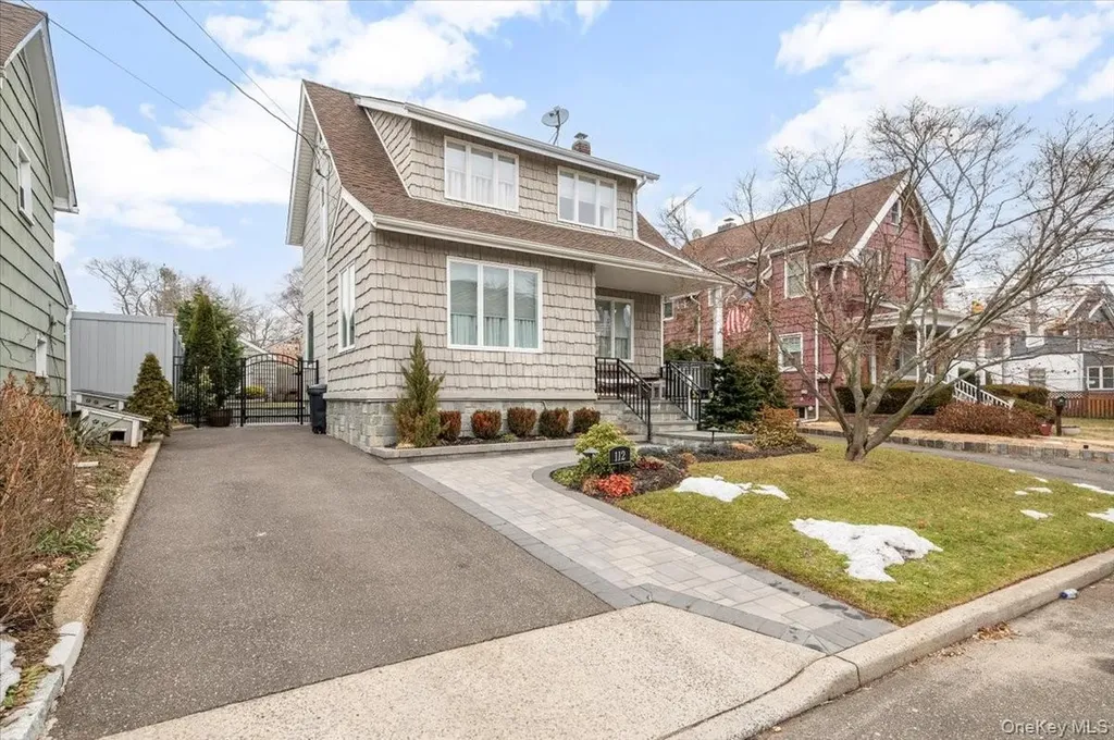 112 Longworth Avenue Woodmere NY 11598