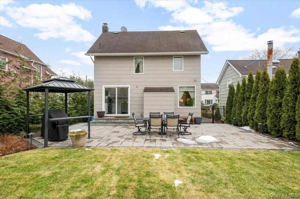 112 Longworth Avenue Woodmere NY 11598