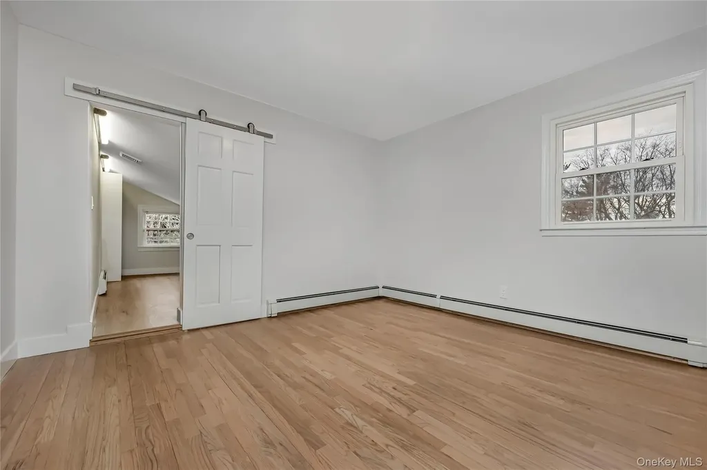 20 Rolling Drive Brookville NY 11545