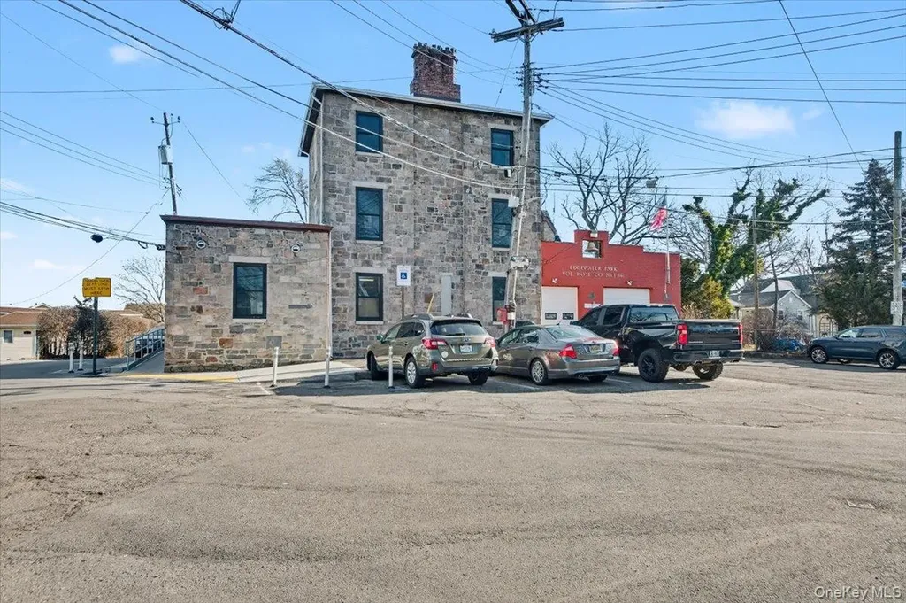 13D Edgewater Park Bronx NY 10465