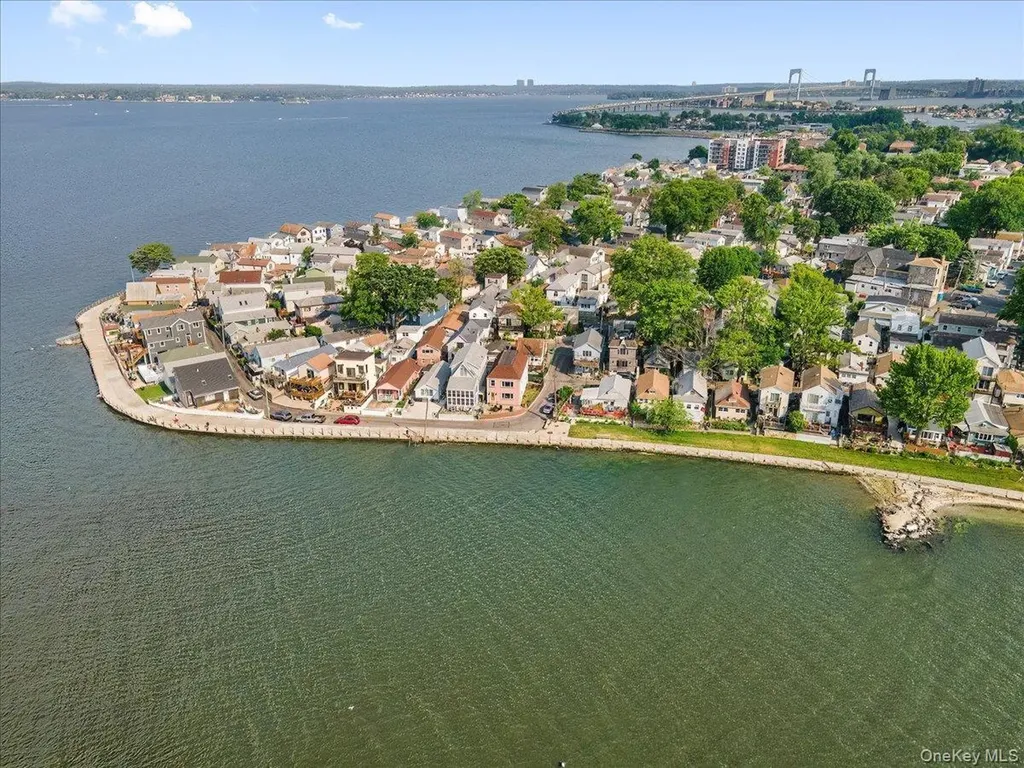 13D Edgewater Park Bronx NY 10465