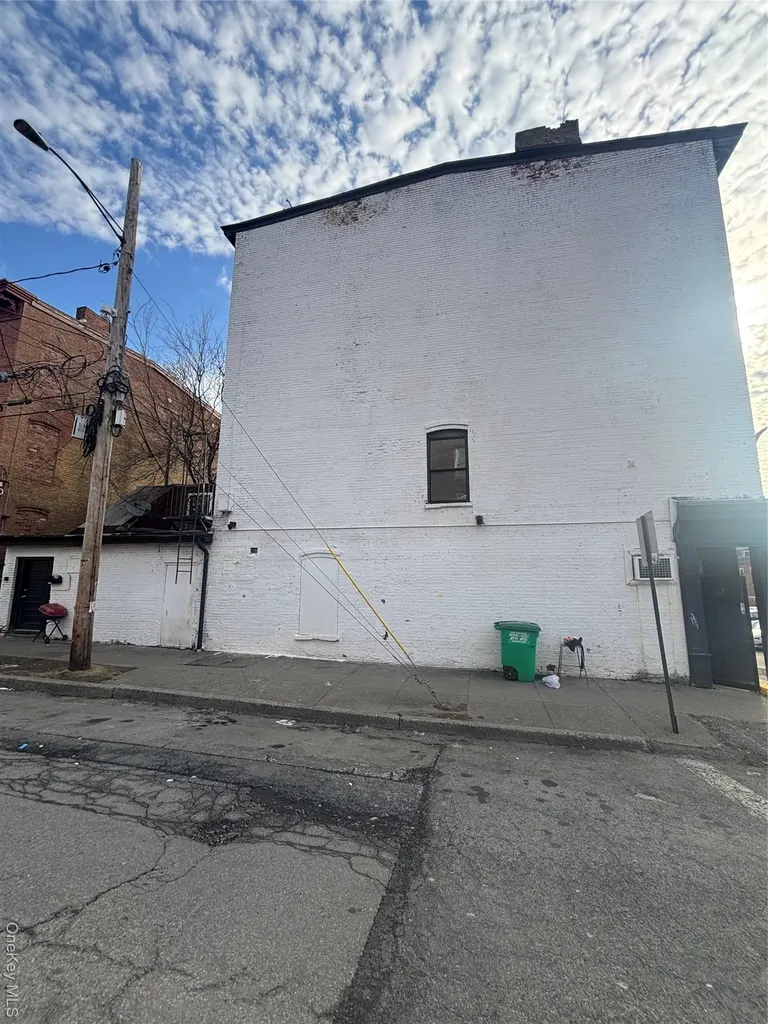 166 Broadway Newburgh NY 12550
