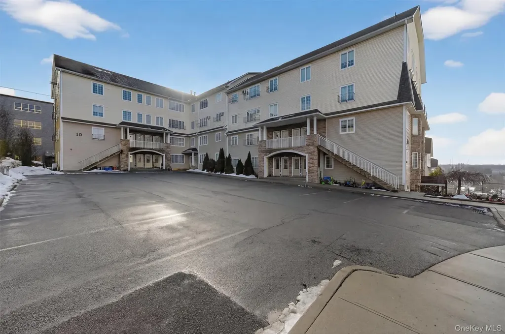 10 Lemberg Court Monroe NY 10950