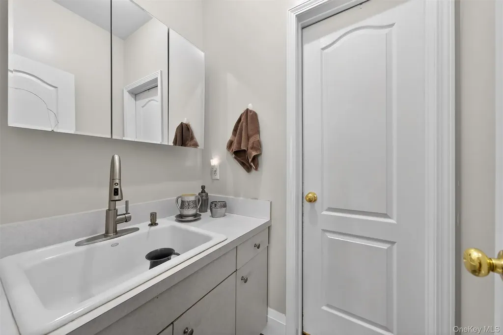 10 Lemberg Court Monroe NY 10950