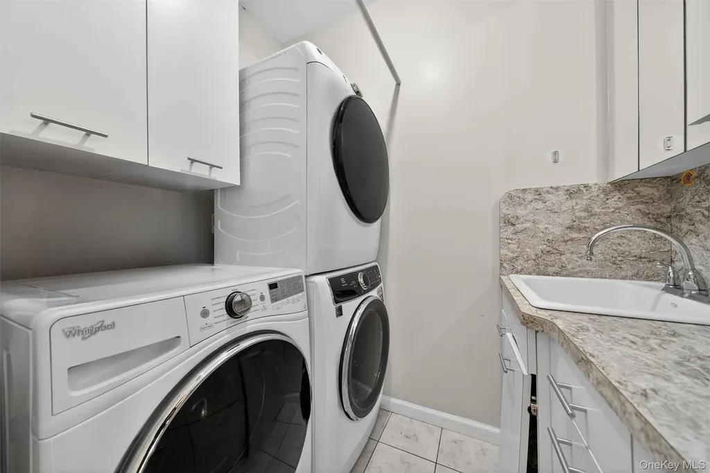 10 Lemberg Court Monroe NY 10950