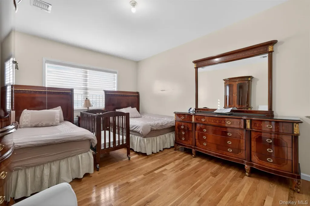10 Lemberg Court Monroe NY 10950