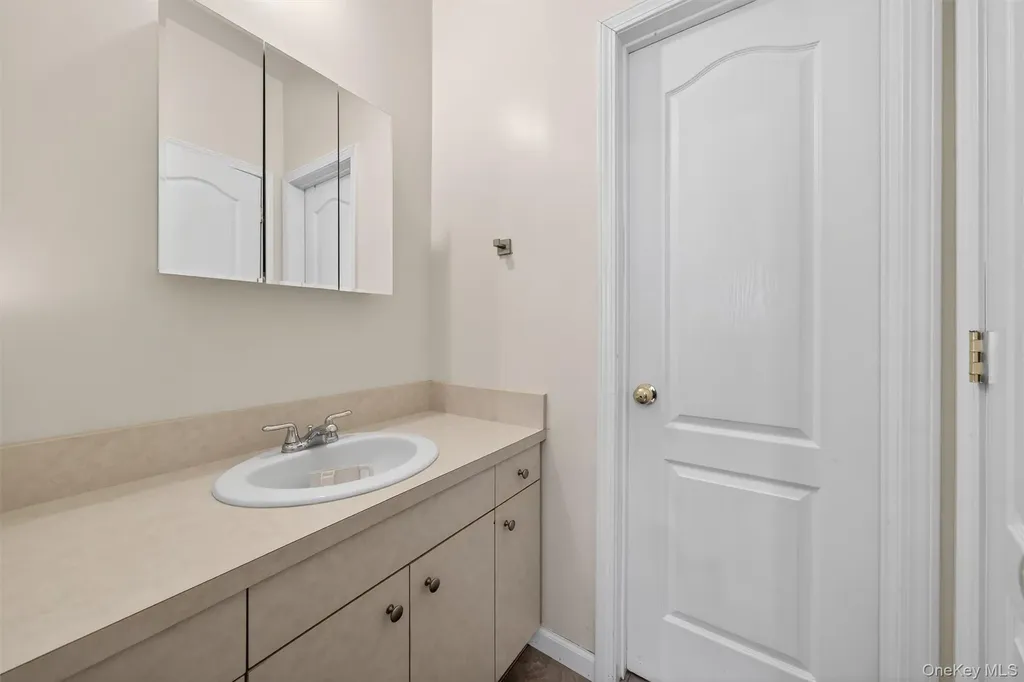 10 Lemberg Court Monroe NY 10950
