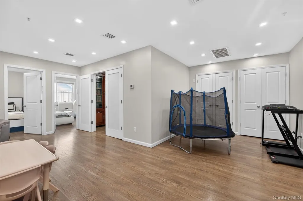 10 Lemberg Court Monroe NY 10950