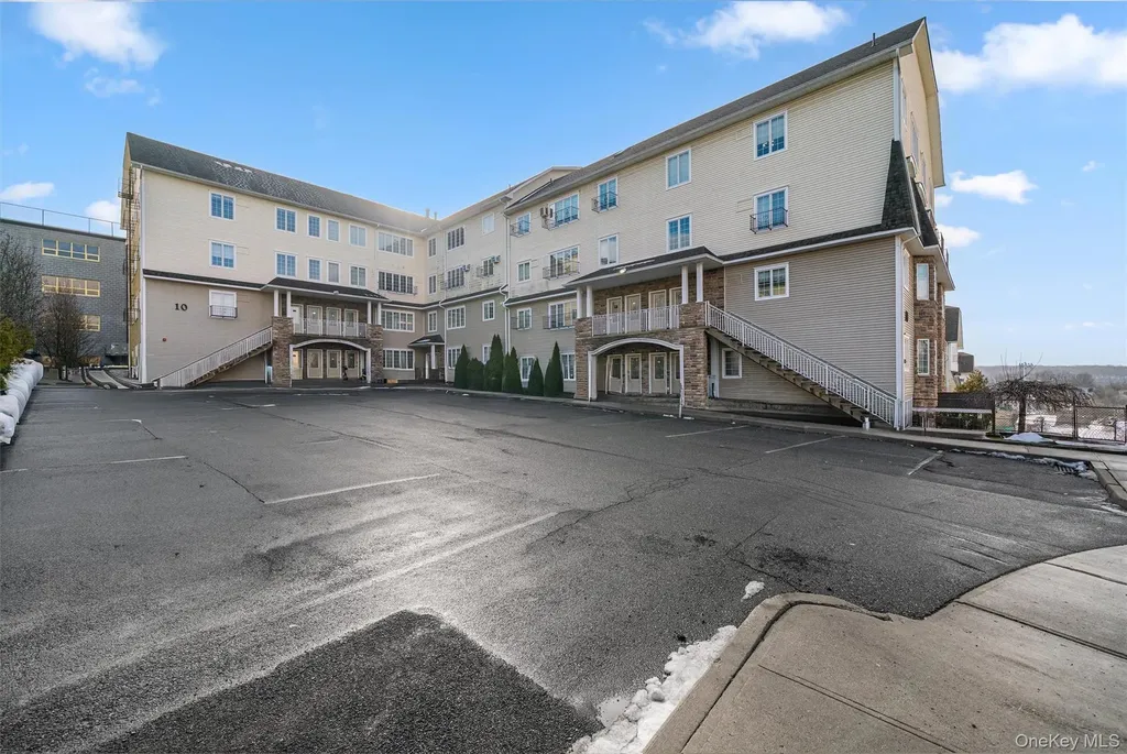 10 Lemberg Court Monroe NY 10950