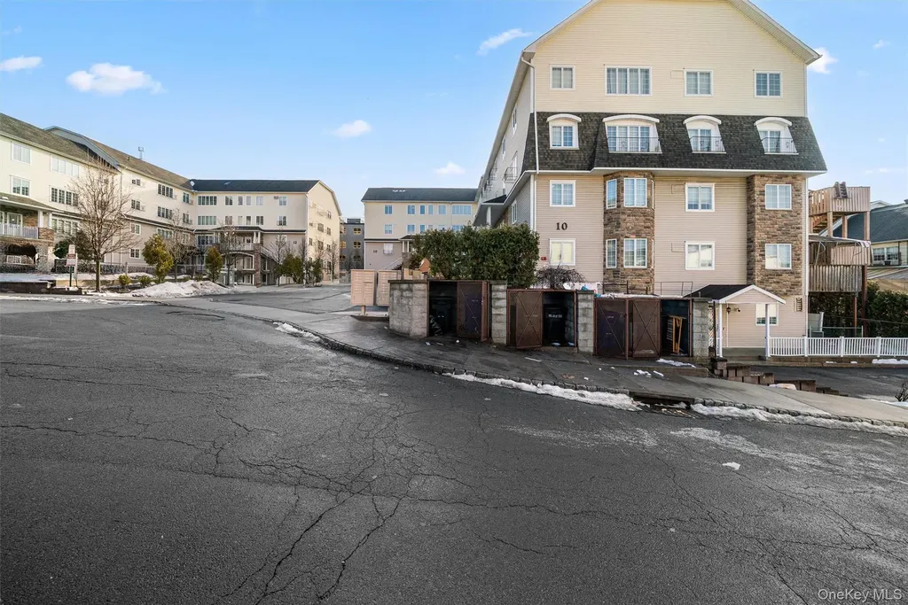 10 Lemberg Court Monroe NY 10950