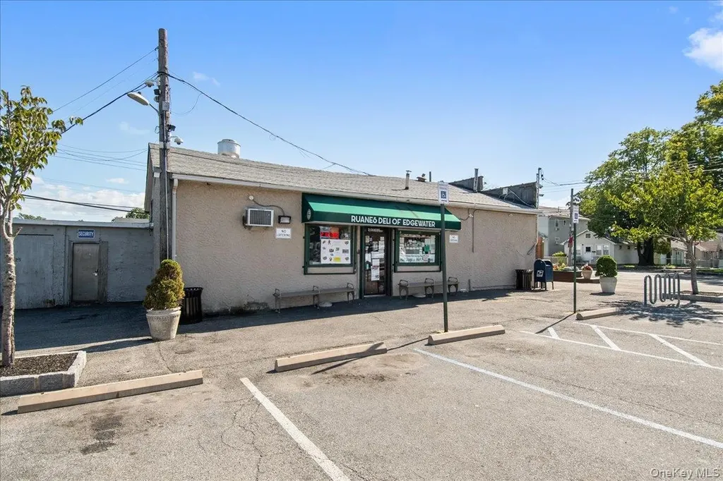 13B Edgewater Park Bronx NY 10465