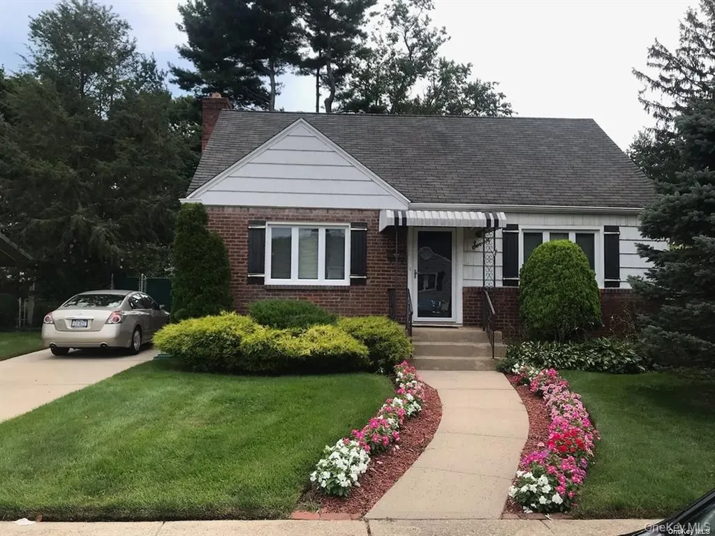 7 Clarissa Drive Hicksville NY 11801