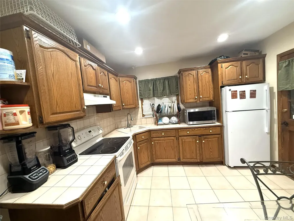 7 Clarissa Drive Hicksville NY 11801