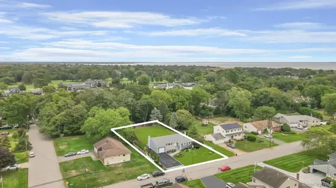 827 Aberdeen Road Bay Shore NY 11706