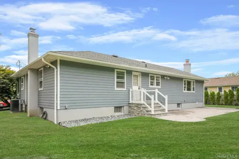 827 Aberdeen Road Bay Shore NY 11706