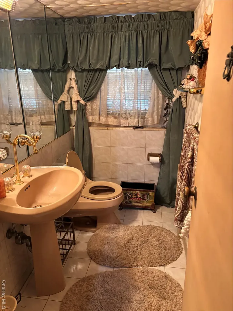 606 Blair Drive Westbury NY 11590