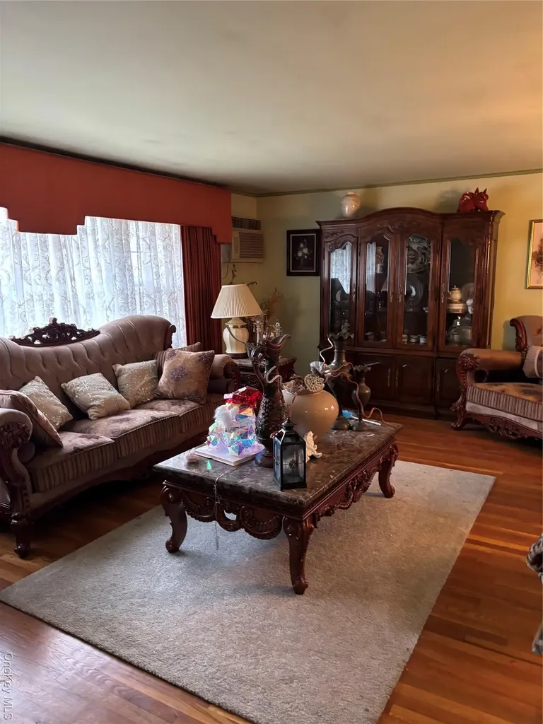 606 Blair Drive Westbury NY 11590
