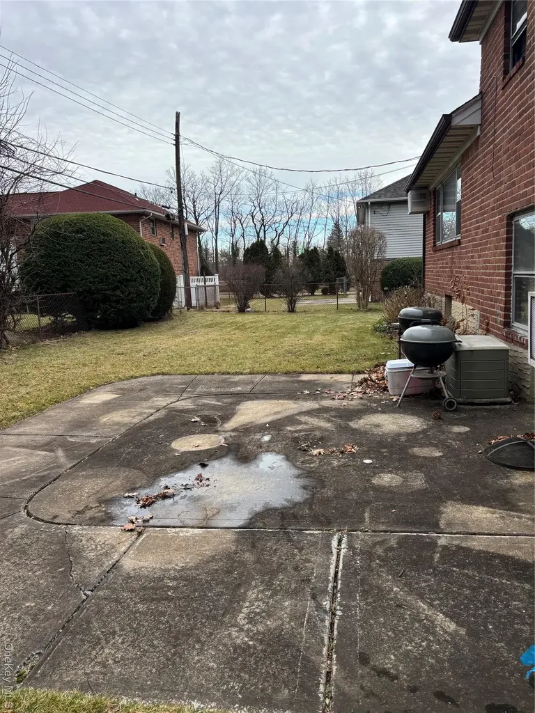 606 Blair Drive Westbury NY 11590