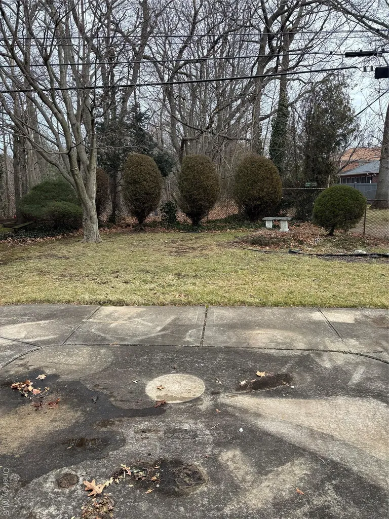 606 Blair Drive Westbury NY 11590