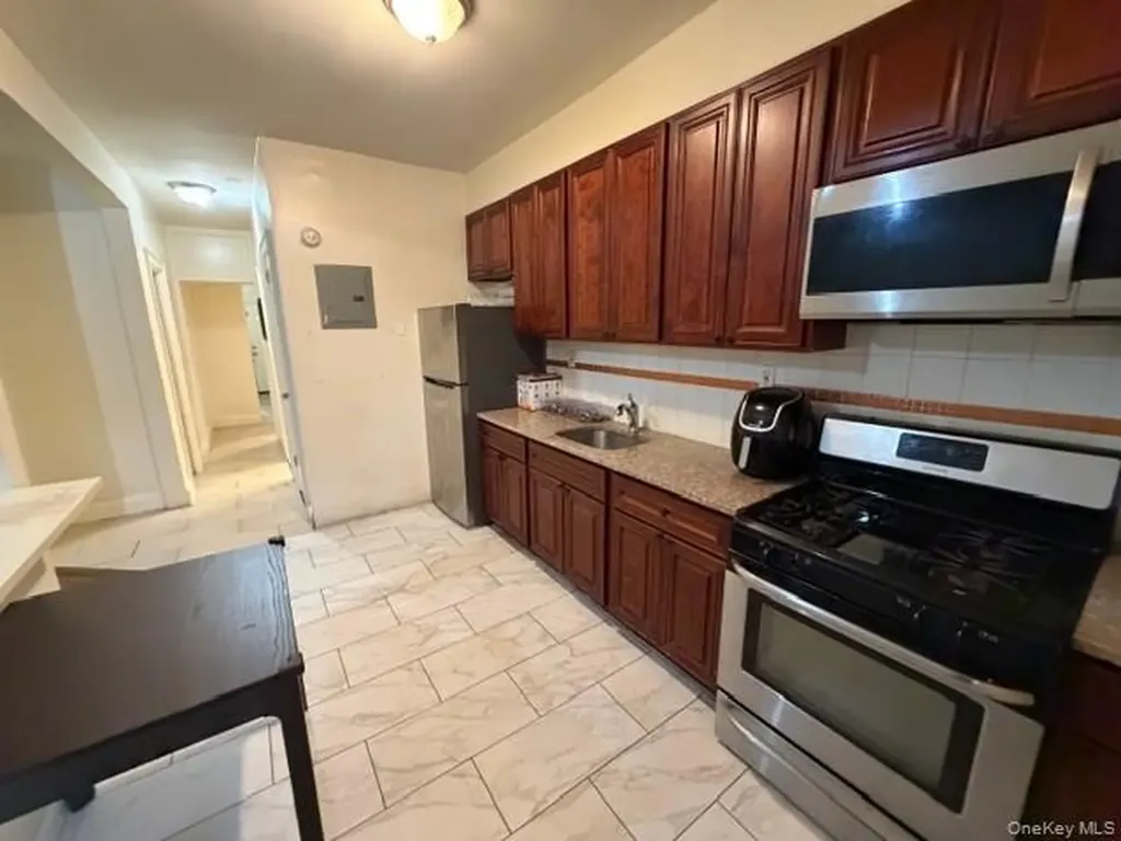 1826 Edison Avenue Bronx NY 10461