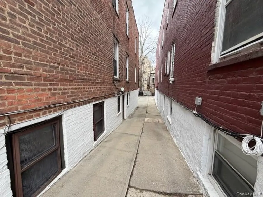 1826 Edison Avenue Bronx NY 10461