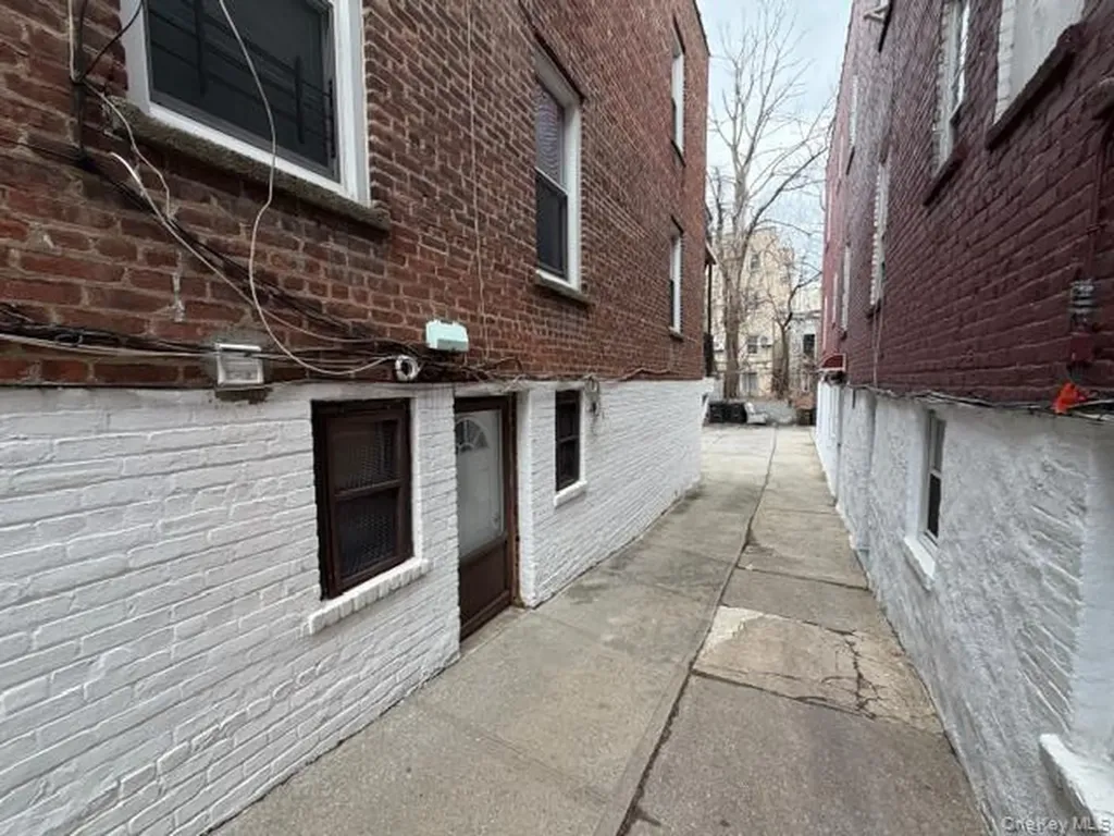 1826 Edison Avenue Bronx NY 10461