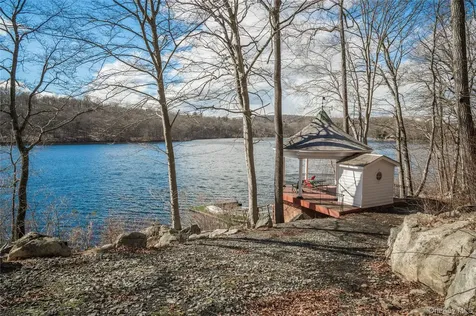 4 Springhouse Road Sloatsburg NY 10974