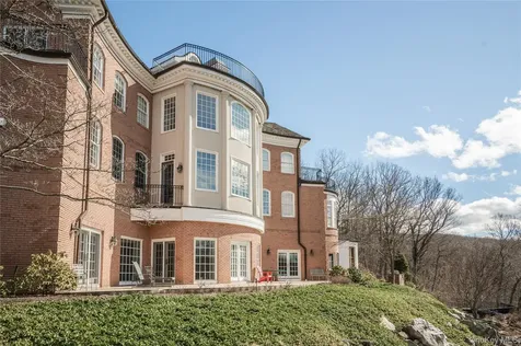4 Springhouse Road Sloatsburg NY 10974