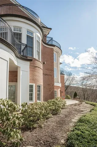 4 Springhouse Road Sloatsburg NY 10974