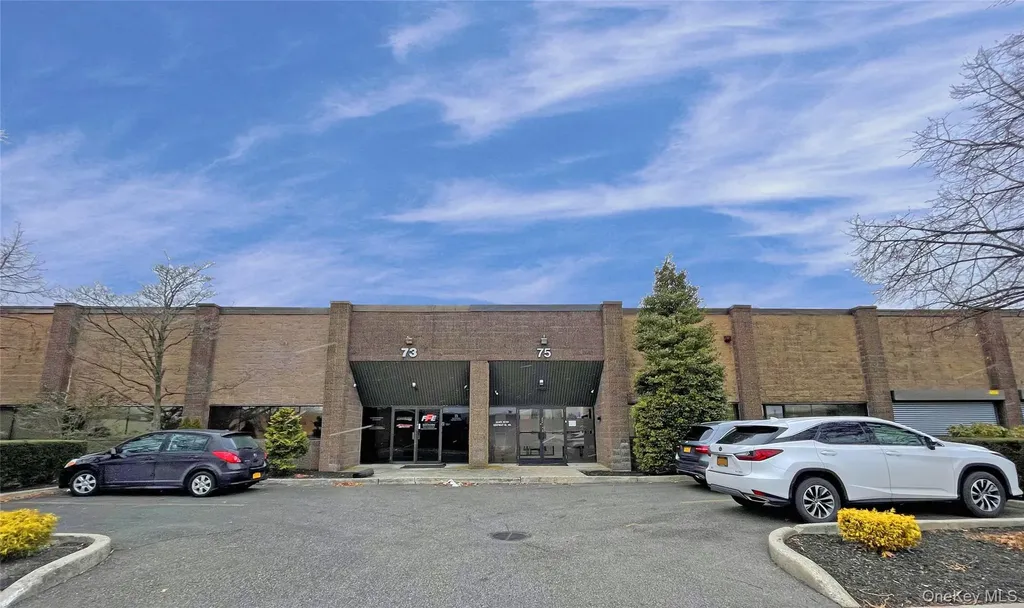 75 E Jefryn Boulevard Deer Park NY 11729