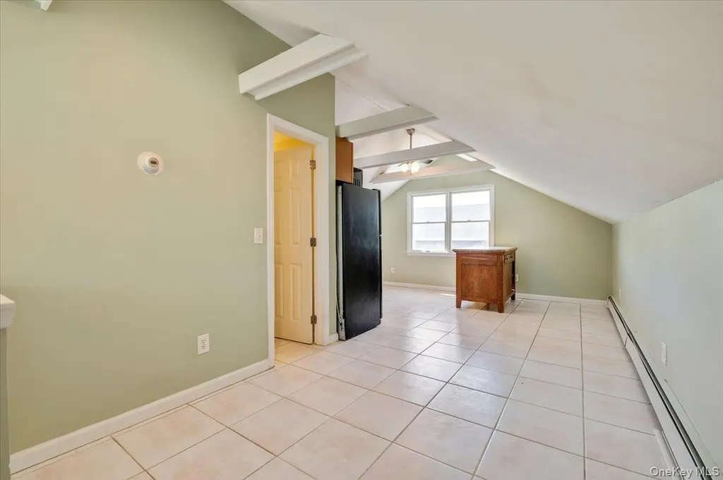 25 Gardners Lane Hampton Bays NY 11946