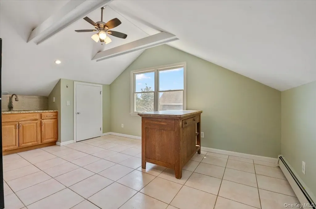 25 Gardners Lane Hampton Bays NY 11946