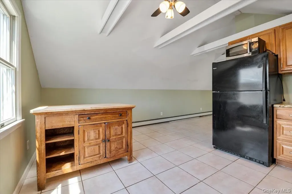 25 Gardners Lane Hampton Bays NY 11946