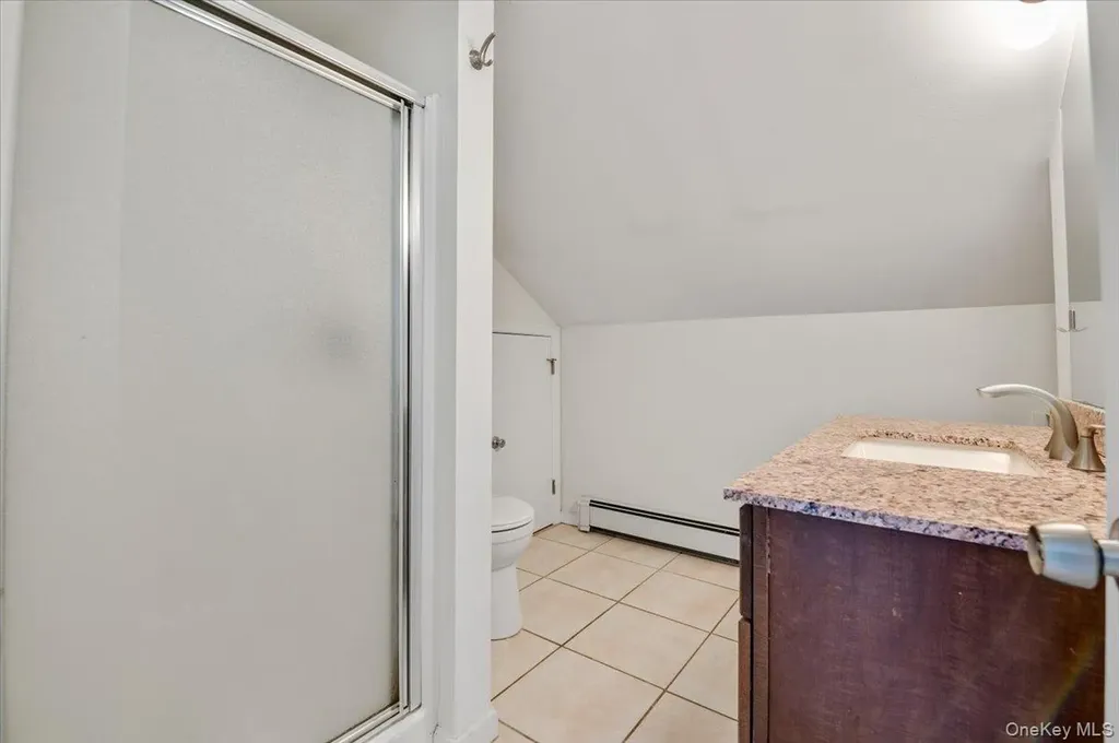 25 Gardners Lane Hampton Bays NY 11946