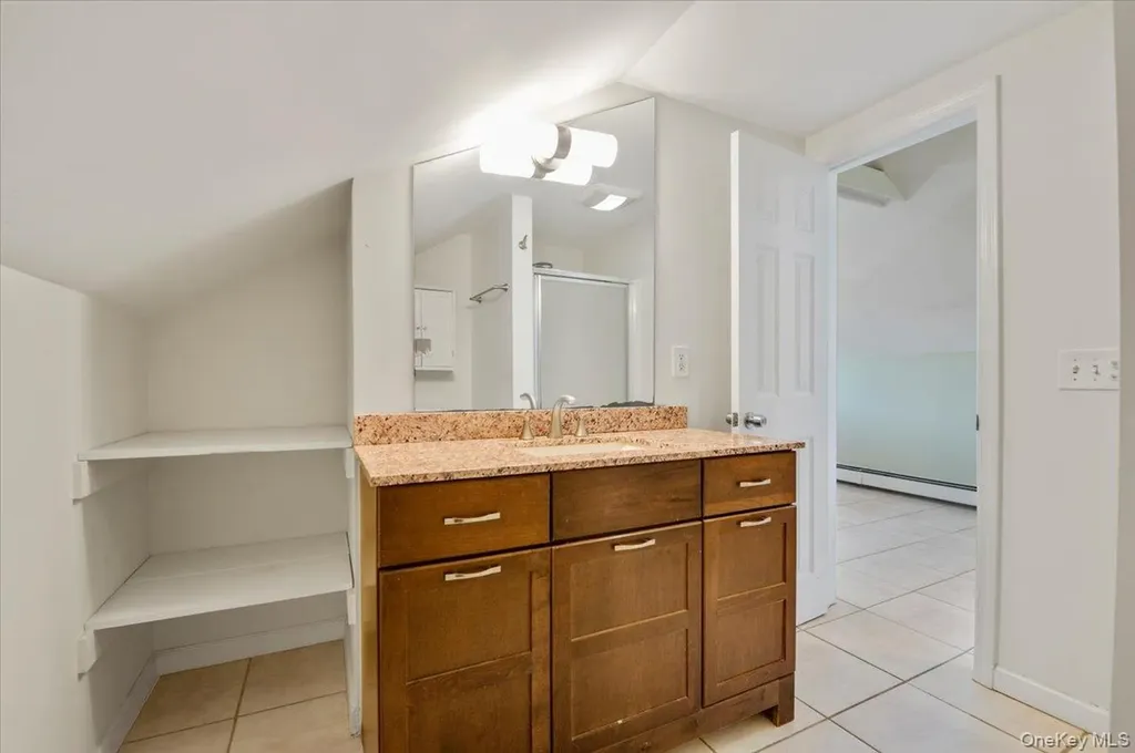 25 Gardners Lane Hampton Bays NY 11946