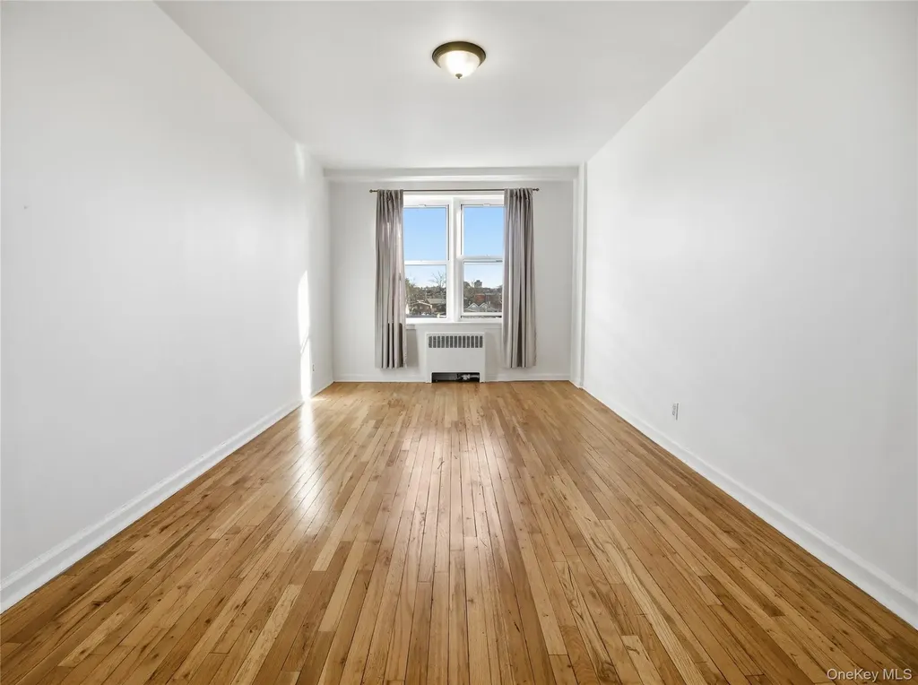 2090 Barnes Avenue Bronx NY 10462