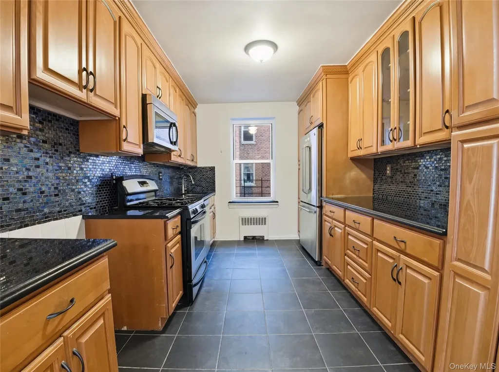 2090 Barnes Avenue Bronx NY 10462