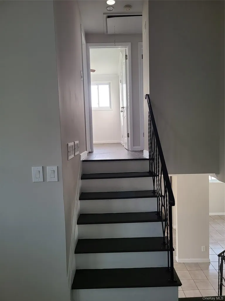 50 Ann Drive E Freeport NY 11520