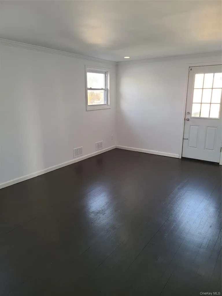 50 Ann Drive E Freeport NY 11520