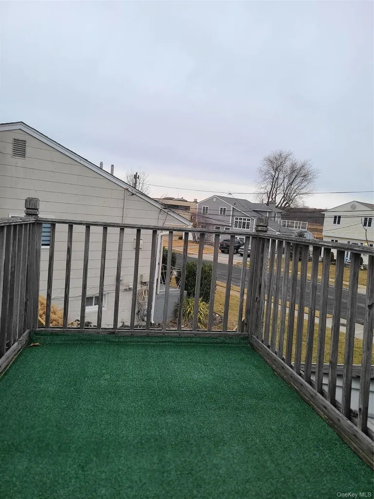 50 Ann Drive E Freeport NY 11520