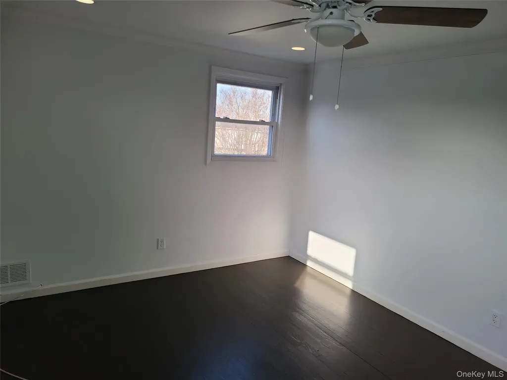 50 Ann Drive E Freeport NY 11520