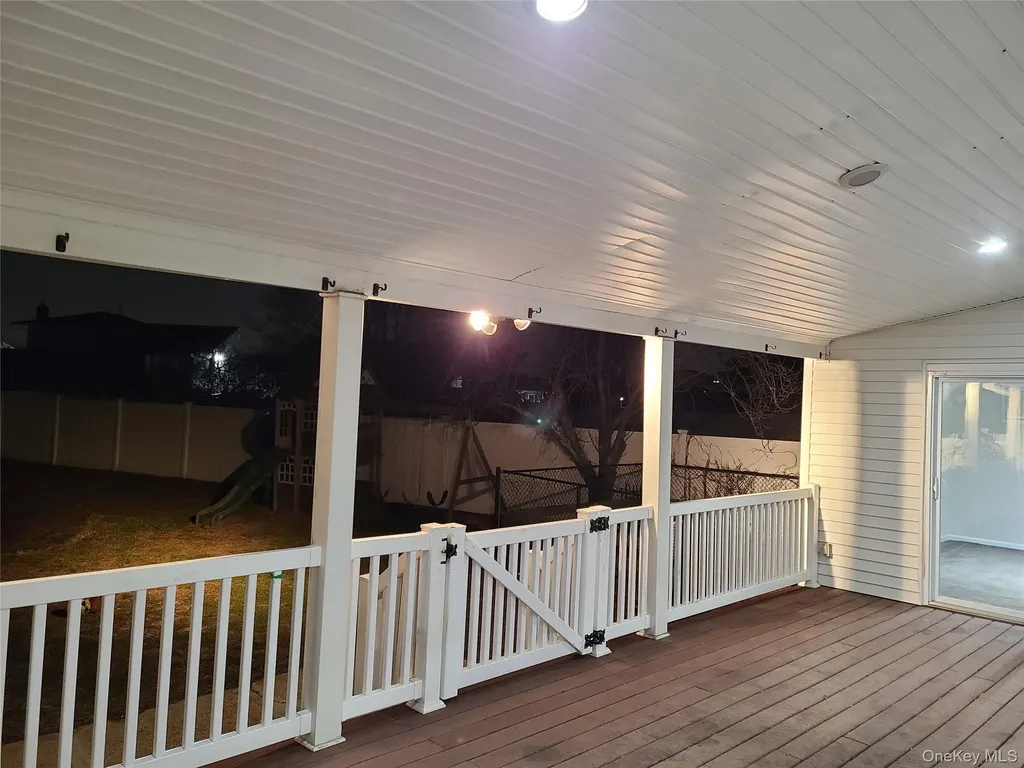 50 Ann Drive E Freeport NY 11520