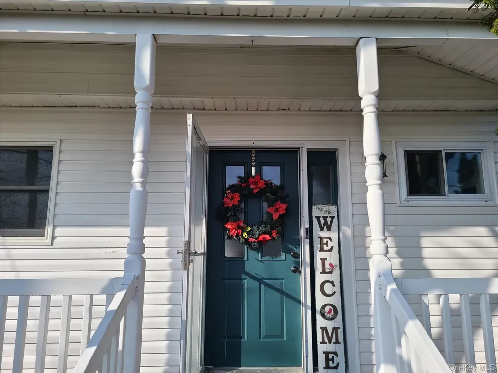50 Ann Drive E Freeport NY 11520