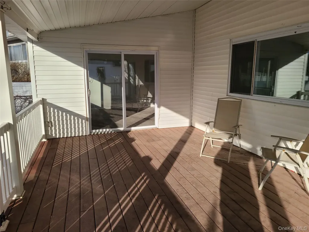 50 Ann Drive E Freeport NY 11520