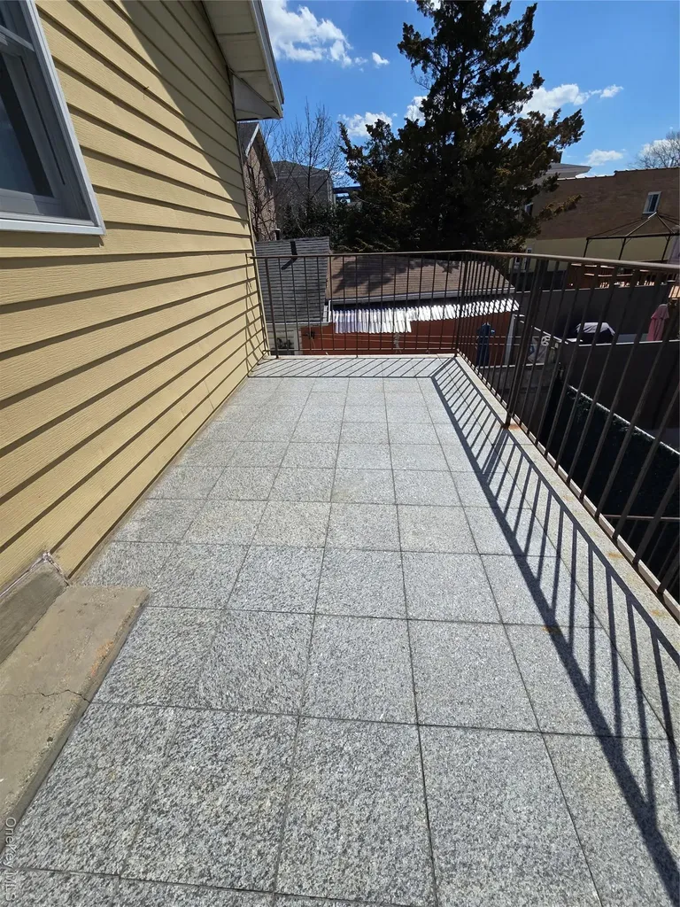 551B Vincent Avenue Bronx NY 10465