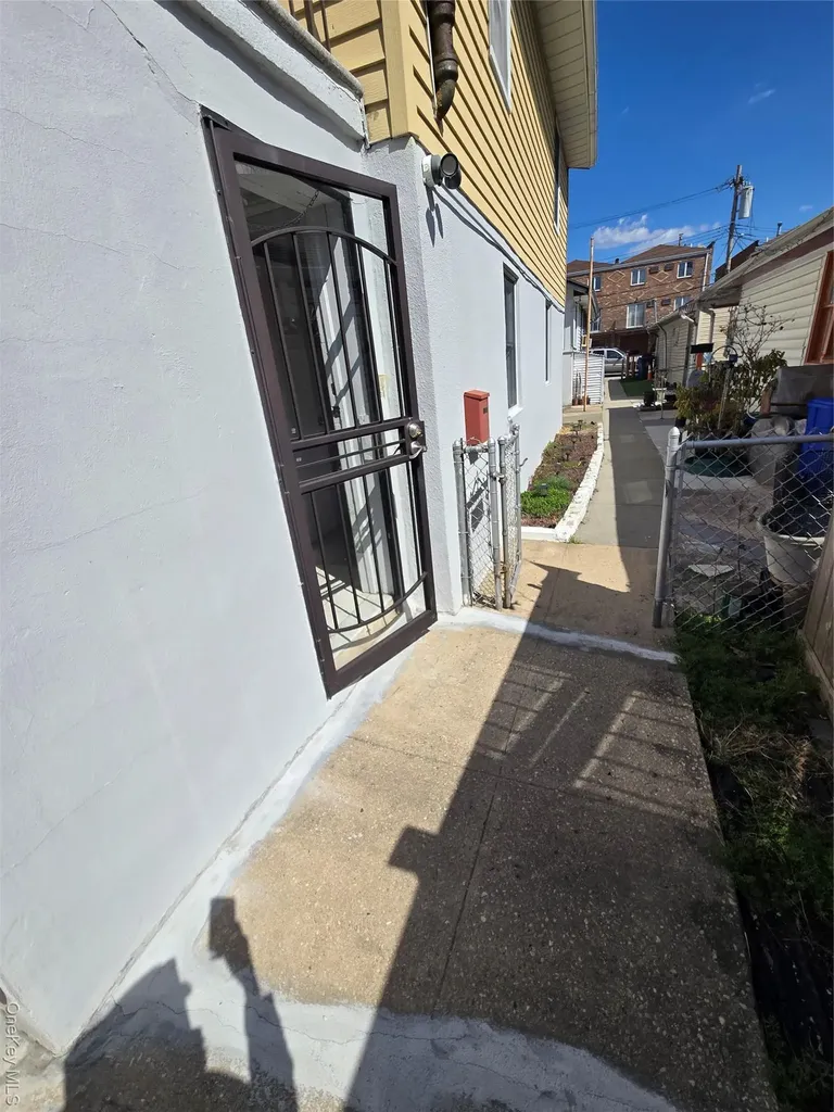 551B Vincent Avenue Bronx NY 10465
