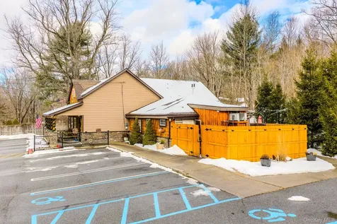 809 Bloomingburg Road Bloomingburg NY 12721