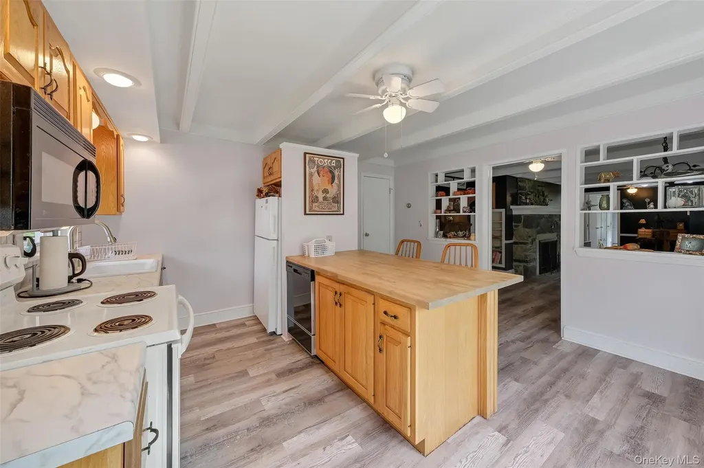 1400 Route 44 Pleasant Valley NY 12569