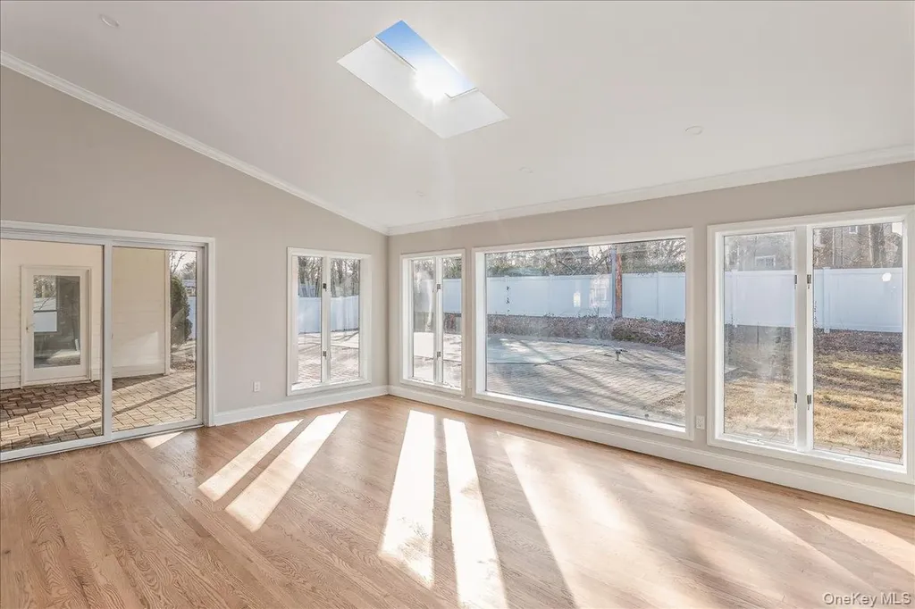 20 Shirley Court Commack NY 11725