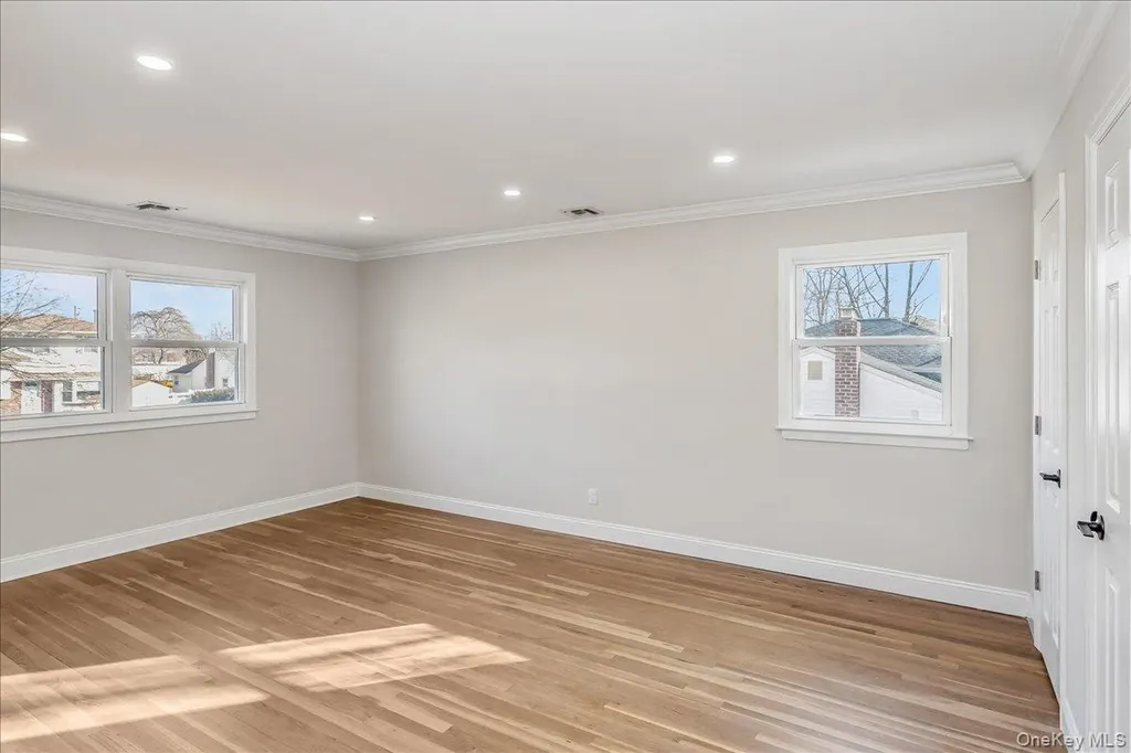 20 Shirley Court Commack NY 11725